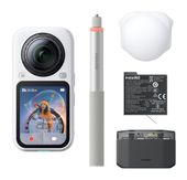 Insta360 7680 x 3840 Pixel Aktion Kamera 170° 120 MP  X6 Essentials Bundle (Weiß) f&uuml;r 799,00 Euro