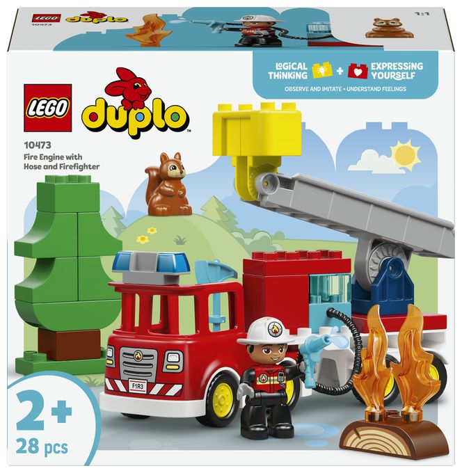 Löschauto mit Schlauch und Feuerwehrmann 