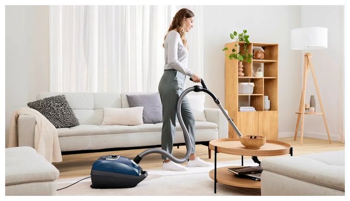 Bodenstaubsauger mit Staubbeutel 700 W Allergie-Filter  Serie 8 BGL8XPER (Schwarz, Blau) 