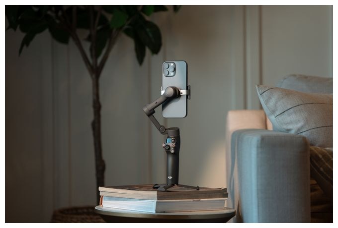 Stativ Gimbal für Smartphone faltbar Bluetooth  Osmo Mobile 8 Standard (Schwarz) 