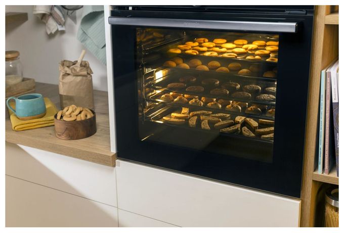 Einbaubackofen maxi Dampfgaren BOS6737E13BG 