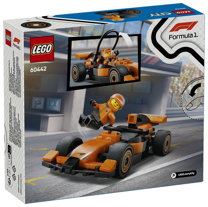 F1® Rennfahrer mit McLaren Rennauto 