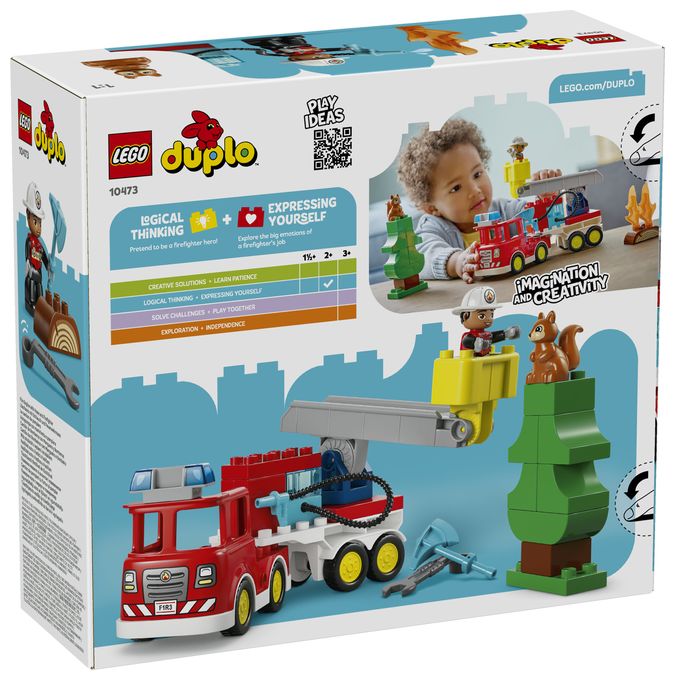 Löschauto mit Schlauch und Feuerwehrmann 
