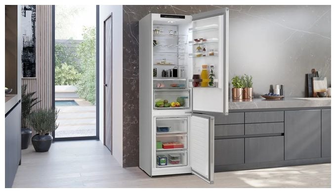 260 l / 103 l Kühl-Gefrierkombi freistehend NoFrost 112 kWh Jahr  iQ300 KG39N2IAG (Gebürsteter Stahl) 
