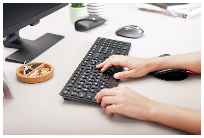 Universal Tastatur RF Wireless + Bluetooth 2.4 - 2.4835 GHz  KW9100 Slim (Schwarz) 