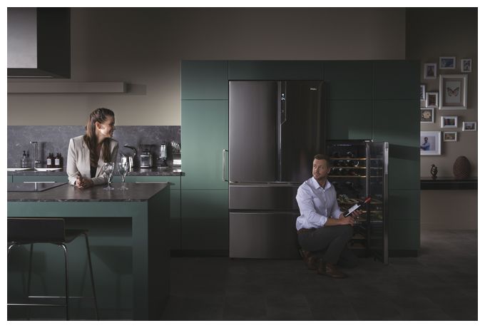 Side-by-Side Kühl-/ Gefrierkombination 484 l / 266 l 386 kWh NoFrost 1900 mm x 1005 mm  HB26FSNAAA (Schwarz) 