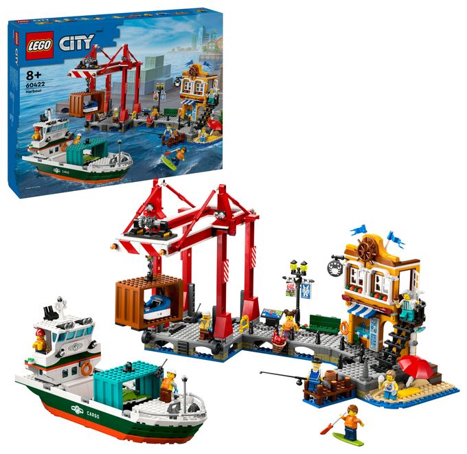 Hafen mit Frachtschiff 
