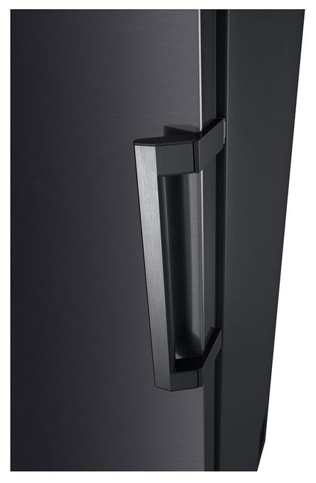 324 l / Kühlschrank freistehend EEK: D 211 kWh Jahr NoFrost  GFM61MCCSF (Schwarz) 