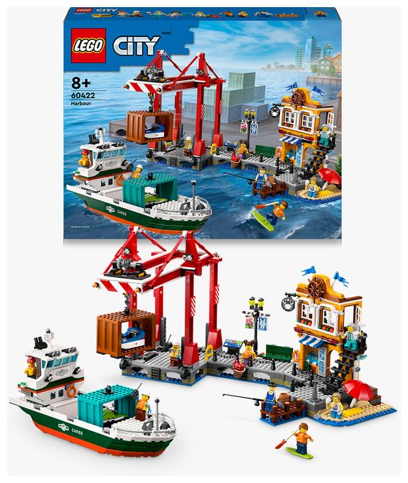 Hafen mit Frachtschiff 