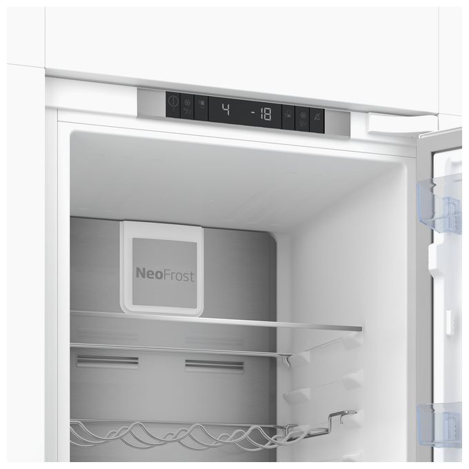 215 l / 69 l Einbau Kühl-/Gefrierkombination 223 kWh NoFrost BCNA306E4SN 