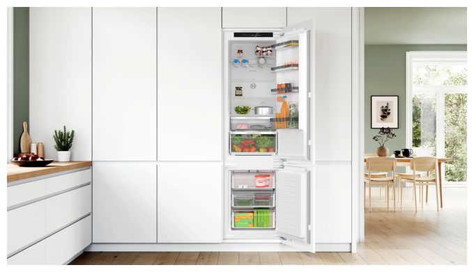 215 l / 75 l 194 cm Einbau Kühl-/Gefrierkombination 184 kWh NoFrost Serie 4 KIN96VFD0 