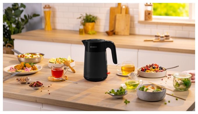 1,7 l Wasserkocher 2400 W  TWK2M163 MyMoment (Schwarz) 