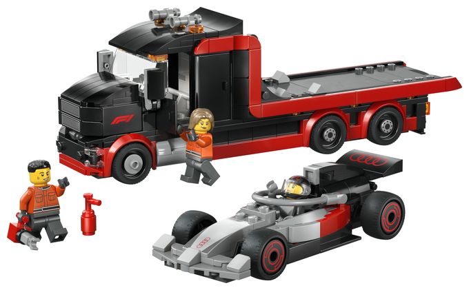 F1® Truck mit Audi F1® Rennwagen 
