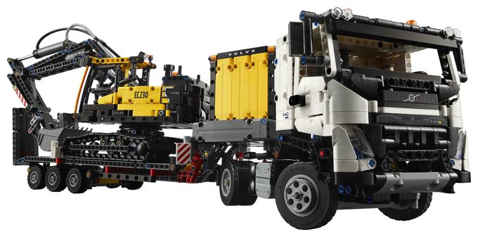 Volvo FMX LKW mit EC230 Electric Raupenbagger 
