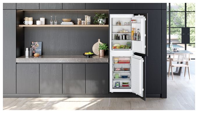 150 l / 99 l 177,5 cm Einbau Kühl-/Gefrierkombination 239 kWh NoFrost iQ100 KI85NNFE0 