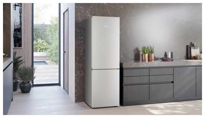 218 l / 103 l Kühl-Gefrierkombi freistehend NoFrost 159 kWh Jahr  iQ300 KG36NVICG (Gebürsteter Stahl) 