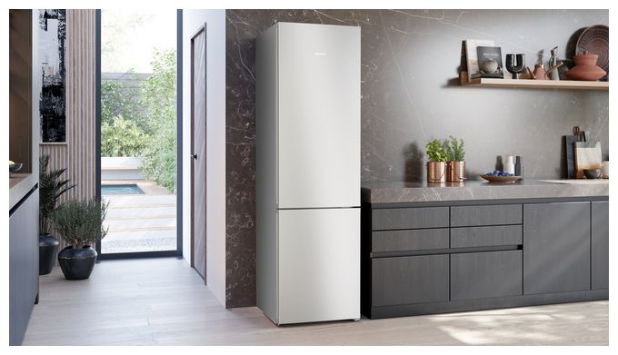 260 l / 103 l Kühl-Gefrierkombi freistehend NoFrost 162 kWh Jahr  iQ300 KG39NVICV (Gebürsteter Stahl) 