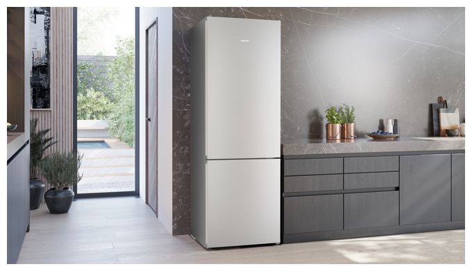 311 l / 129 l Kühl-Gefrierkombi freistehend NoFrost 142 kWh Jahr  iQ300 KG49NVIBG (Edelstahl) 