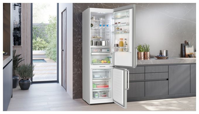 260 l / 103 l Kühl-Gefrierkombi freistehend NoFrost 129 kWh Jahr  iQ500 KG39NAIBT (Edelstahl) 