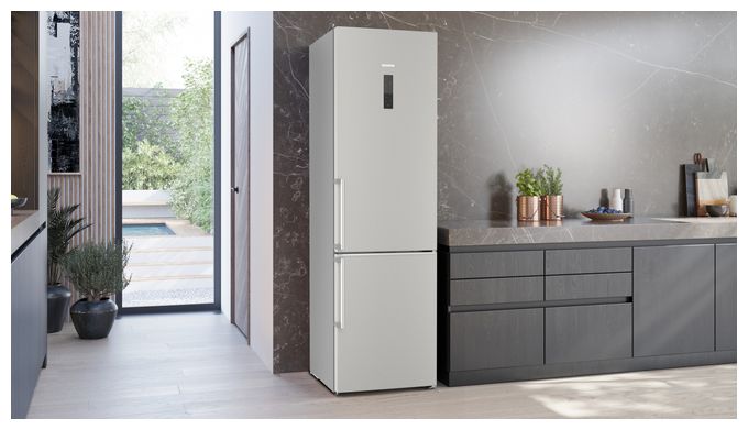 260 l / 103 l Kühl-Gefrierkombi freistehend 162 kWh Jahr  iQ500 KG39NAICT (Edelstahl) 