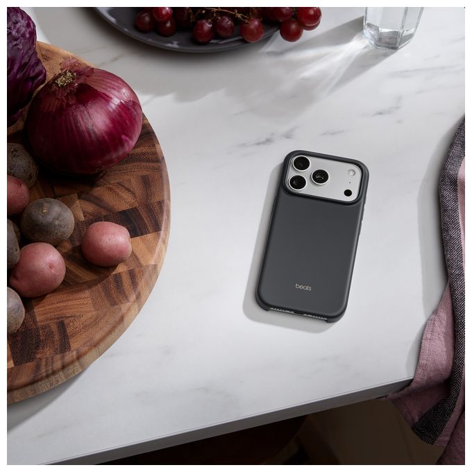Cover für Apple iPhone 17 Pro  Beats Case mit MagSafe (Grau) 