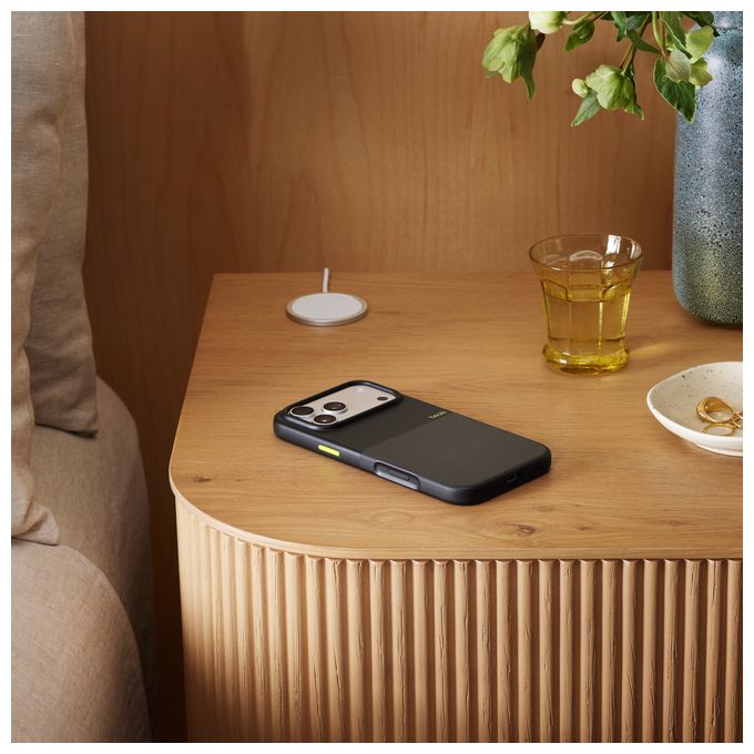 Cover für Apple iPhone 17 Pro Max  Beats Rugged Case mit MagSafe (Schwarz) 