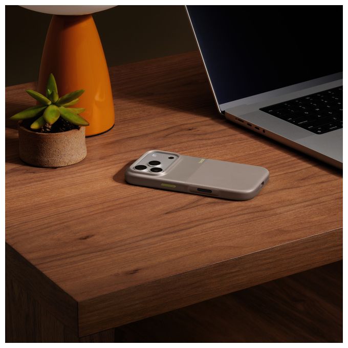 Cover für Apple iPhone 17 Pro  Beats Rugged Case mit MagSafe (Grau) 