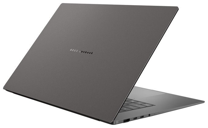 UM5606GA-SR682W Copilot+ PC 