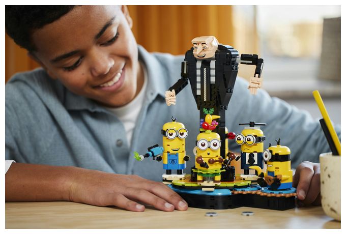 Gru und die Minions aus LEGO® Steinen 