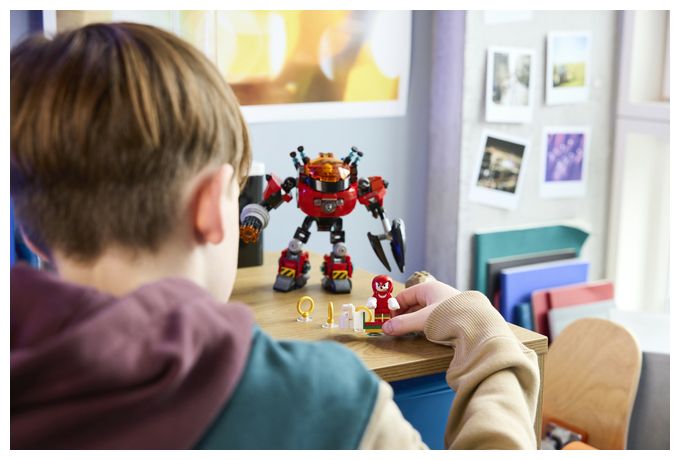 Knuckles vs. Dr. Eggmans Egg Crusher Mech 