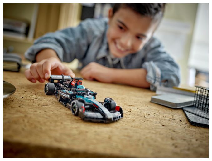 Mercedes-AMG F1® W15 Rennauto 