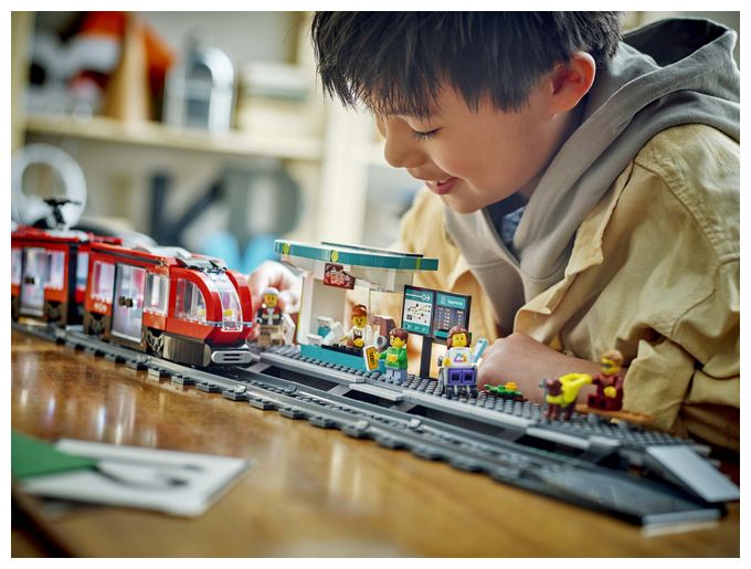 Straßenbahn mit Haltestelle 