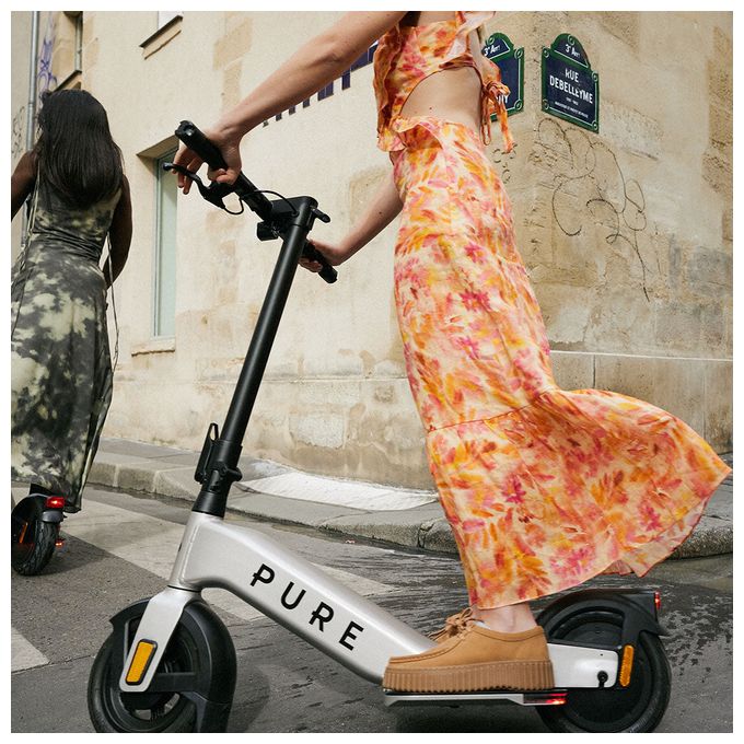 924 W E-Scooter 12 Ah 62,4 km Reichweite 16,2 kg  Advance+ (Platin) 