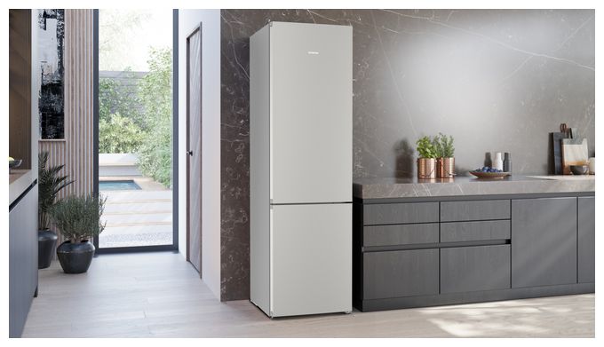 260 l / 103 l Kühl-Gefrierkombi freistehend NoFrost 162 kWh Jahr  iQ300 KG39N2ICF (Edelstahl) 