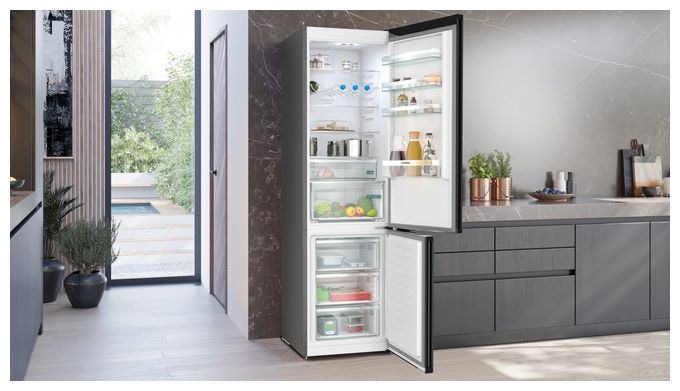 260 l / 103 l Kühl-Gefrierkombi freistehend NoFrost 162 kWh Jahr  iQ300 KG39NXXCF (Schwarz) 
