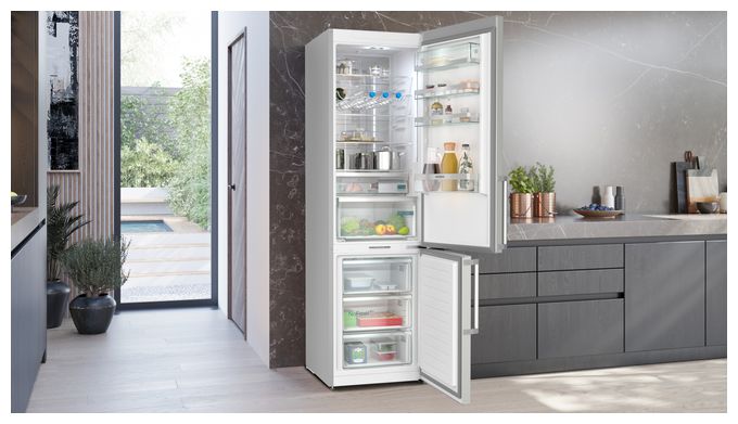 260 l / 103 l Kühl-Gefrierkombi freistehend 162 kWh Jahr  iQ500 KG39NAICT (Edelstahl) 
