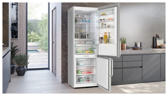311 l / 129 l Kühl-Gefrierkombi freistehend NoFrost 142 kWh Jahr  iQ500 KG49NAIBT (Edelstahl) 