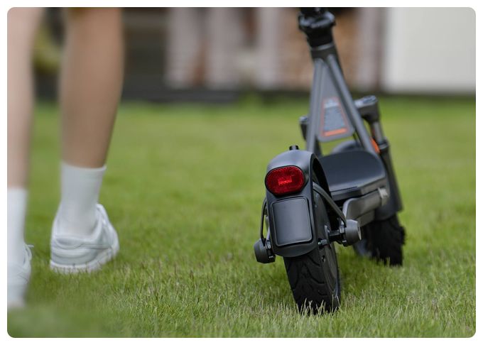 300 W E-Scooter 10 Ah bis 30 km Reichweite 18,1 kg  Electric Scooter 6 Lite (Grau) 