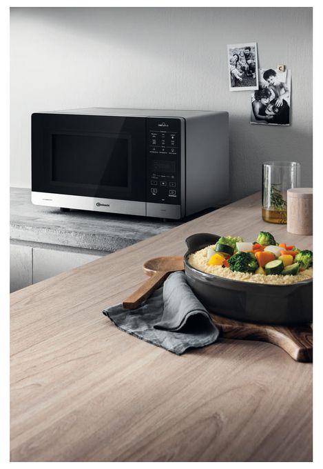 Freistehende Mikrowelle 800 W Größe: mittel 6 Stufen Dampfgaren Grill  MW49SL (Schwarz, Silber) 