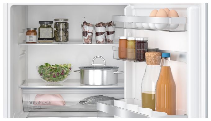 134 l 82 cm Einbaukühlschrank EEK: E 93 kWh Jahr Serie 6 KUR21ADE0 