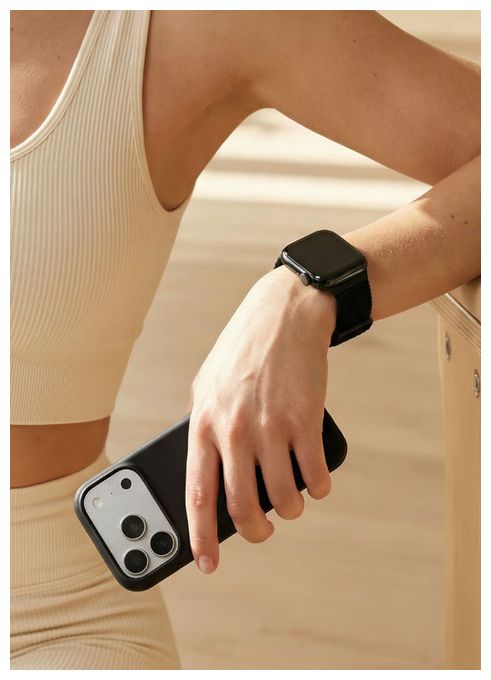 Armband 42 mm Apple Watch Series 1–3 44 mm Apple Watch Series 4–6 44 mm Apple Watch SE (1. – 3. Generation) 45 mm Apple Watch Series 7–9 46 mm Apple Watch Series 10–11 49 mm Apple Watch Ultra/Ultra 2–3 Iconic Black Watch Band 