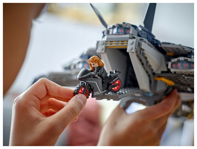 Avengers: Age of Ultron Quinjet 