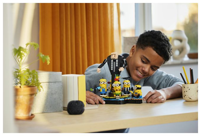 Gru und die Minions aus LEGO® Steinen 