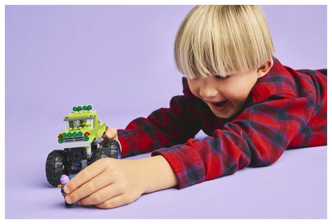 Hulk-Truck vs. Thanos 