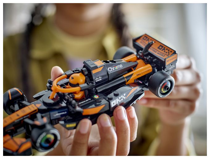McLaren F1® Team MCL38 Rennauto 