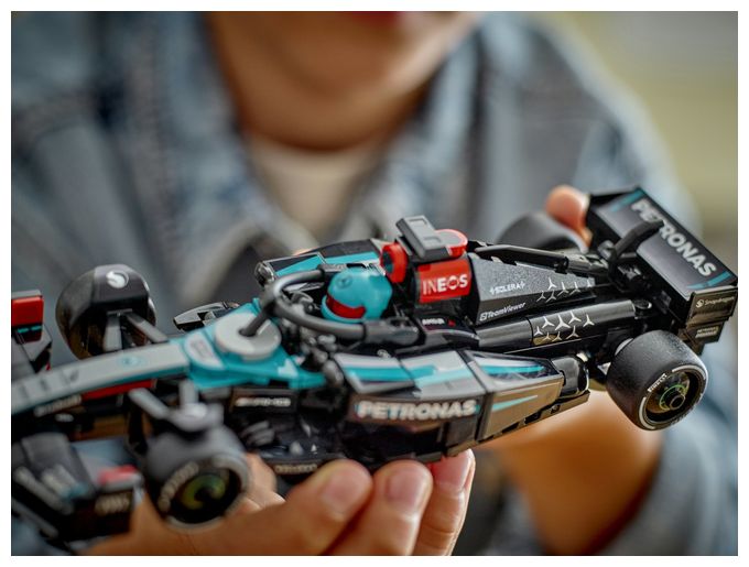 Mercedes-AMG F1® W15 Rennauto 