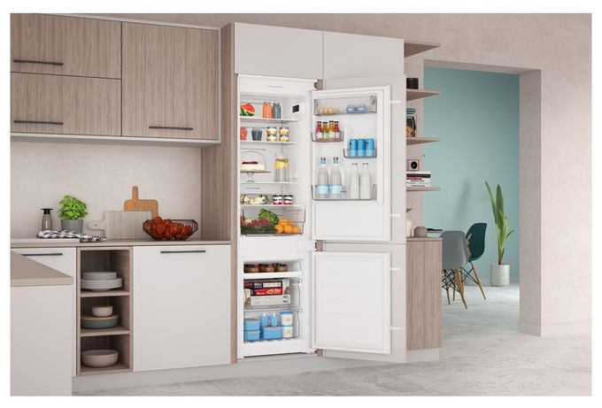 182 l / 68 l Einbau Kühl-/Gefrierkombination 224 kWh NoFrost PCITN18S2 