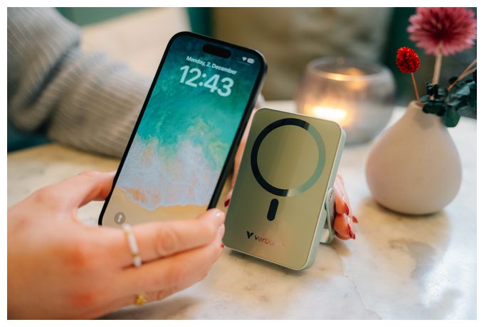 10000 mAh Powerbank USB Typ-C Kabelloses Laden  Charge 'n' Go Magnetic Wireless (Schwarz) 