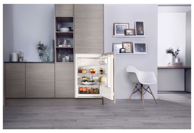 131 l 103 cm Einbaukühlschrank EEK: E 149 kWh Jahr KSI10GF2 