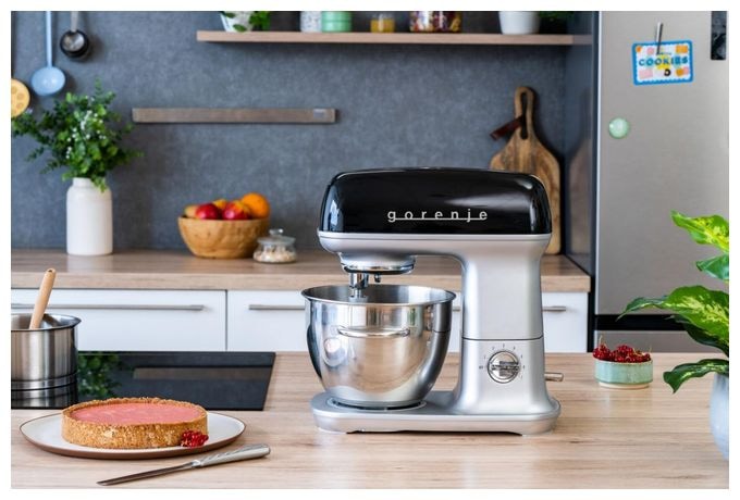 1000 W Küchenmaschine 4,5 l  MMC1000RLBK (Schwarz, Metallisch) 